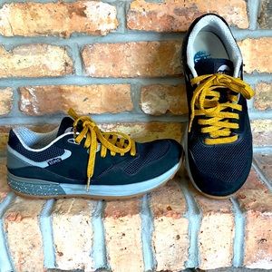 Lems Trailhead barefoot shoes